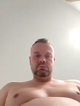 mikaaaaase online show from November 1, 2025, 7:13 am