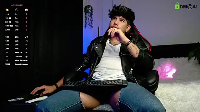 LyleBennett  online show from September 13, 2025, 12:49 pm