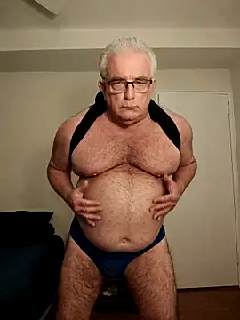 Snapshot of Shoreguy69 chatting on December 18, 2025, 7:57 am Shoreguy69 online show from December 18, 2025, 7:57 am