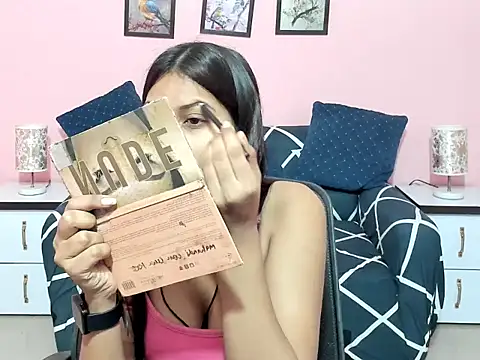 Snapshot of dumbledora chatting on December 16, 2025, 3:44 am dumbledora online show from December 16, 2025, 3:44 am