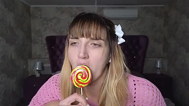 Snapshot of Nika_Kitten chatting on November 13, 2025, 9:35 am Nika Kitten online show from November 13, 2025, 9:35 am