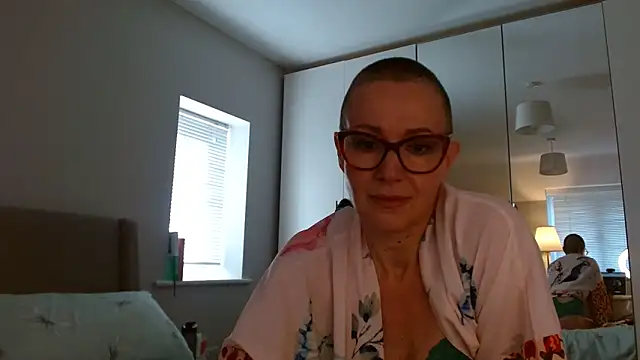 ELEGANT-ARIA36 online show from February 18, 2025, 9:43 am