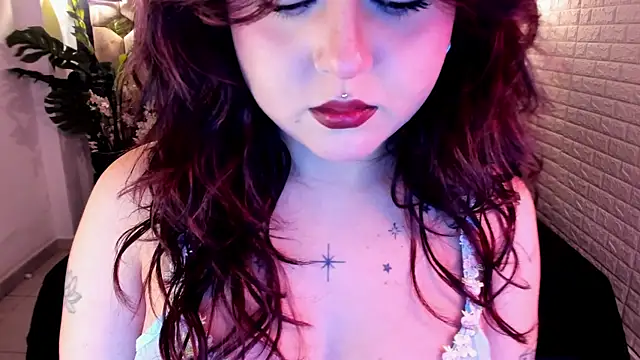 Snapshot of crimson_tati_ chatting on May 13, 2026, 4:41 am crimson tati online show from May 13, 2026, 4:41 am