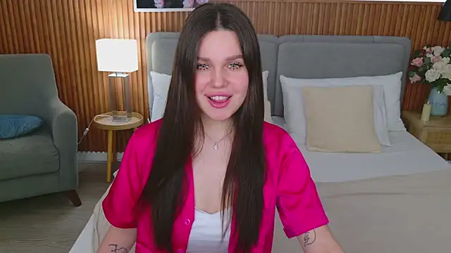 Snapshot of RihannaRose chatting on March 20, 2025, 8:19 pm RihannaRose online show from March 20, 2025, 8:19 pm