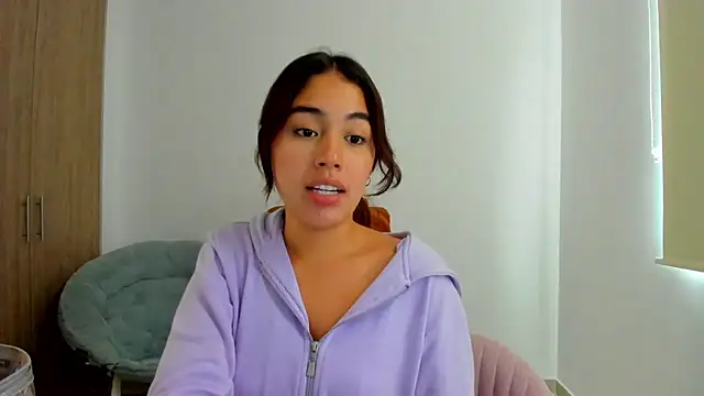 Snapshot of AriaMontgomery chatting on March 5, 2025, 6:23 pm AriaMontgomery online show from March 5, 2025, 6:23 pm