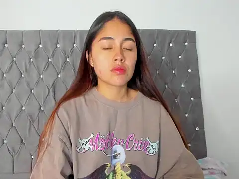 Snapshot of AriaMontgomery chatting on September 13, 2025, 2:33 am AriaMontgomery online show from September 13, 2025, 2:33 am