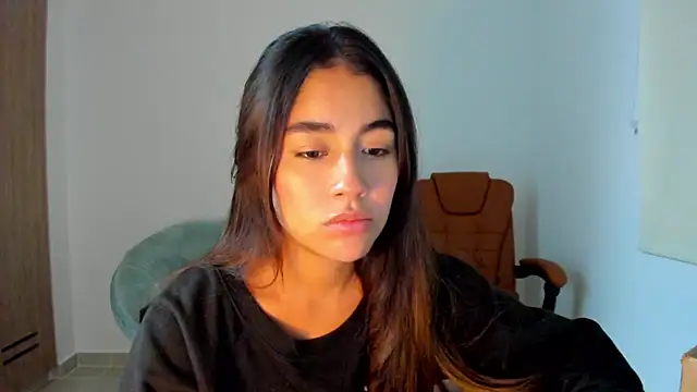 Snapshot of AriaMontgomery chatting on February 24, 2025, 8:06 am AriaMontgomery online show from February 24, 2025, 8:06 am