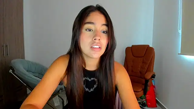 Snapshot of AriaMontgomery chatting on March 6, 2025, 2:51 pm AriaMontgomery online show from March 6, 2025, 2:51 pm