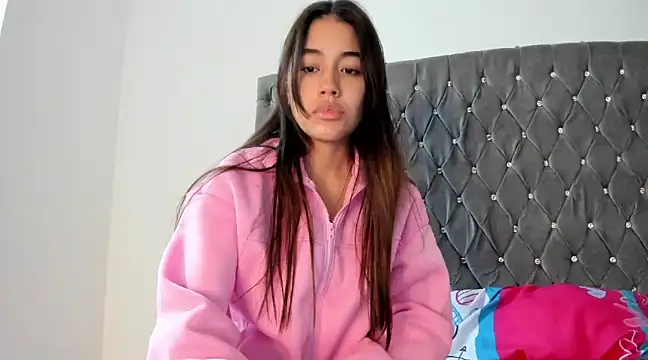 Snapshot of AriaMontgomery chatting on January 20, 2025, 9:35 am AriaMontgomery online show from January 20, 2025, 9:35 am