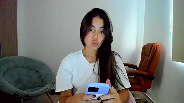 Snapshot of AriaMontgomery chatting on February 17, 2025, 7:44 pm AriaMontgomery online show from February 17, 2025, 7:44 pm