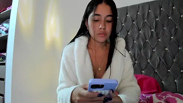 Snapshot of AriaMontgomery chatting on January 14, 2025, 4:04 am AriaMontgomery online show from January 14, 2025, 4:04 am