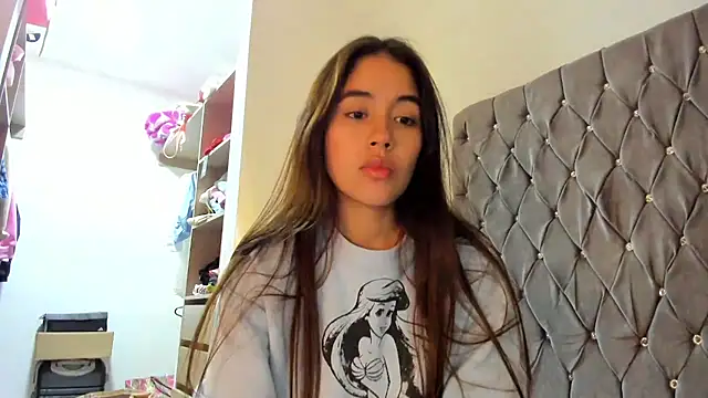 Snapshot of AriaMontgomery chatting on January 13, 2025, 9:08 am AriaMontgomery online show from January 13, 2025, 9:08 am