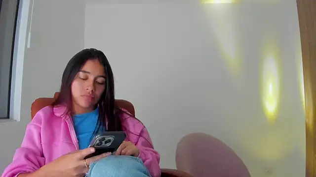 Snapshot of AriaMontgomery chatting on October 9, 2025, 4:13 am AriaMontgomery online show from October 9, 2025, 4:13 am