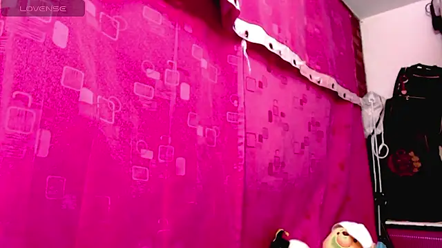 holy juli online show from January 15, 2026, 4:16 am