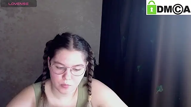 Snapshot of holy_michela chatting on November 17, 2025, 7:12 am holy michela online show from November 17, 2025, 7:12 am