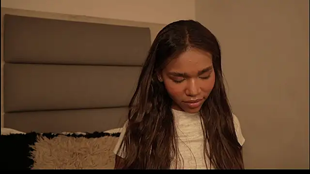 Lily Miiller online show from March 26, 2026, 8:40 pm