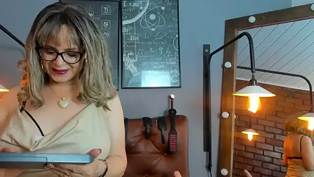 Snapshot of Samantha_mature56 chatting on December 4, 2025, 9:08 am Samantha mature56 online show from December 4, 2025, 9:08 am