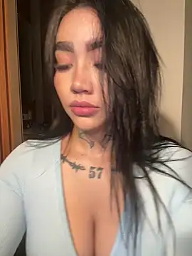 Nickiiiii online show from February 22, 2026, 8:17 am