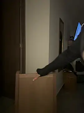 Nickiiiii online show from April 4, 2026, 6:31 am