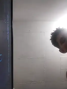 Snapshot of King_russo chatting on November 11, 2025, 3:45 am King russo online show from November 11, 2025, 3:45 am