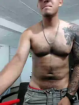 Snapshot of King_russo chatting on May 10, 2026, 1:42 am King russo online show from May 10, 2026, 1:42 am