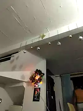 Snapshot of King_russo chatting on December 17, 2025, 12:26 am King russo online show from December 17, 2025, 12:26 am