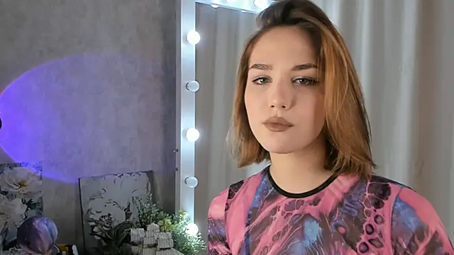 Snapshot of Tate_Angel chatting on September 19, 2025, 6:23 pm Tate Angel online show from September 19, 2025, 6:23 pm