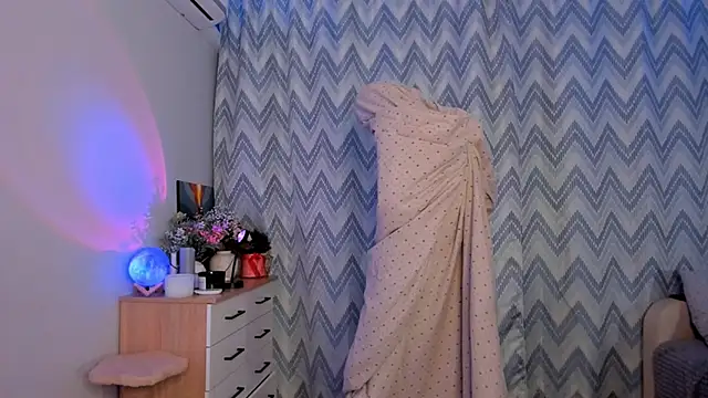 Snapshot of Tate_Angel chatting on January 22, 2025, 9:21 pm Tate Angel online show from January 22, 2025, 9:21 pm