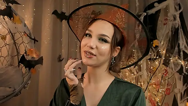 Snapshot of Tate_Angel chatting on October 31, 2025, 6:15 pm Tate Angel online show from October 31, 2025, 6:15 pm