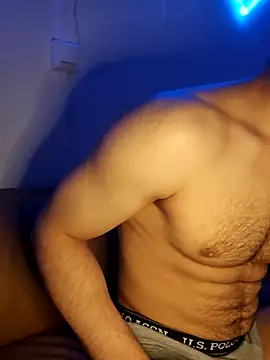 Snapshot of Amir334_ chatting on December 3, 2025, 7:24 pm Amir334 online show from December 3, 2025, 7:24 pm