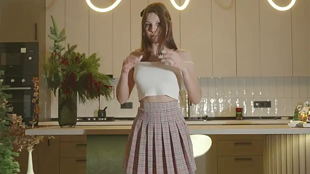 whisper of love online show from December 14, 2025, 2:18 am