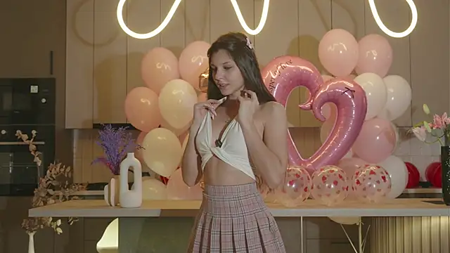 whisper of love online show from November 15, 2025, 2:15 am