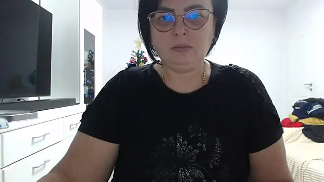 Snapshot of Amandamuller1982 chatting on December 15, 2025, 6:36 pm Amandamuller1982 online show from December 15, 2025, 6:36 pm