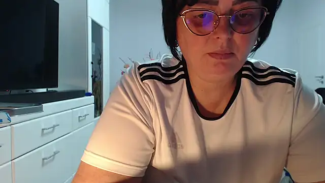 Amandamuller1982 online show from February 15, 2026, 10:20 pm