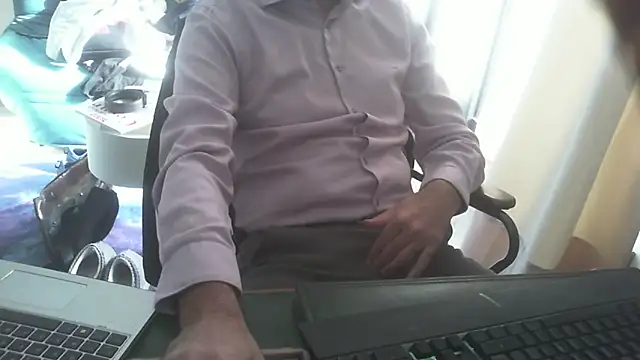 shyfrenchcock1 online show from November 10, 2025, 10:53 am