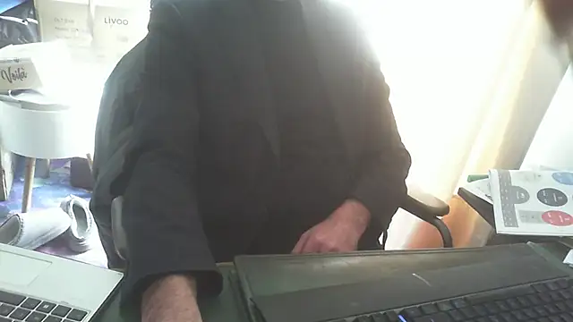 Snapshot of shyfrenchcock1 chatting on March 5, 2026, 12:24 pm shyfrenchcock1 online show from March 5, 2026, 12:24 pm