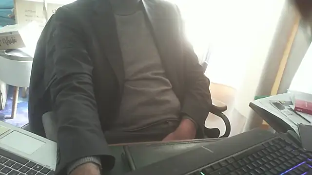 Snapshot of shyfrenchcock1 chatting on March 3, 2026, 1:51 pm shyfrenchcock1 online show from March 3, 2026, 1:51 pm