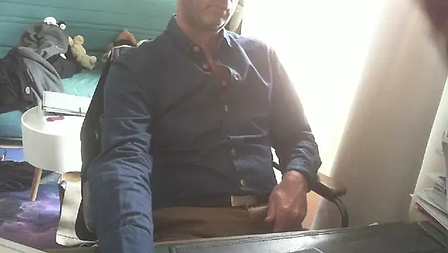 shyfrenchcock1 online show from October 31, 2025, 3:19 pm