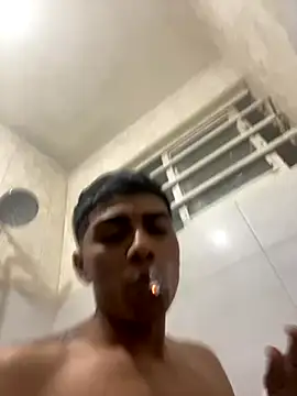 SkinnyHot444 online show from November 4, 2025, 5:55 am