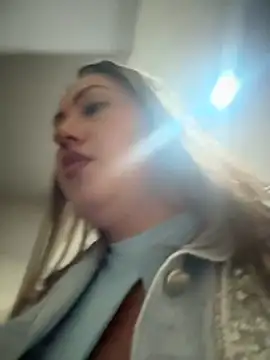 Snapshot of VIOLETA-25_ chatting on December 3, 2025, 3:00 pm VIOLETA-25 online show from December 3, 2025, 3:00 pm