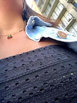 Snapshot of VIOLETA-25_ chatting on November 22, 2025, 3:33 pm VIOLETA-25 online show from November 22, 2025, 3:33 pm