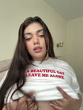 Snapshot of Sweet_Khalifa_ chatting on June 24, 2026, 3:10 pm Sweet Khalifa online show from June 24, 2026, 3:10 pm