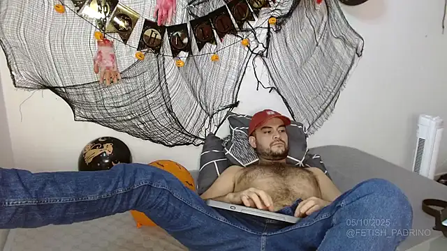 Snapshot of fetish_padrino chatting on October 6, 2025, 12:56 am fetish padrino online show from October 6, 2025, 12:56 am