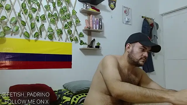 Snapshot of fetish_padrino chatting on March 6, 2025, 11:36 am fetish padrino online show from March 6, 2025, 11:36 am