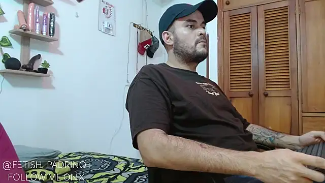 Snapshot of fetish_padrino chatting on March 6, 2025, 9:09 pm fetish padrino online show from March 6, 2025, 9:09 pm