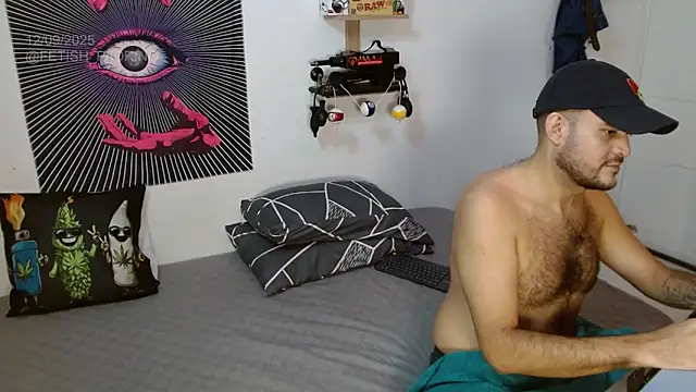 Snapshot of fetish_padrino chatting on September 13, 2025, 3:45 pm fetish padrino online show from September 13, 2025, 3:45 pm