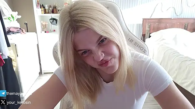 Snapshot of Maya_Rave chatting on July 17, 2026, 3:37 am Maya Rave online show from July 17, 2026, 3:37 am