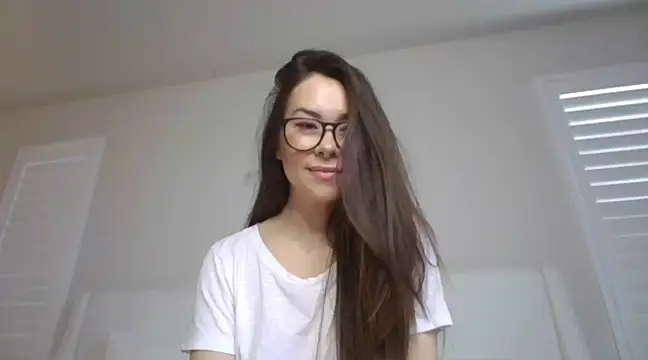 Snapshot of mixedasiangirl chatting on March 17, 2025, 7:04 pm mixedasiangirl online show from March 17, 2025, 7:04 pm
