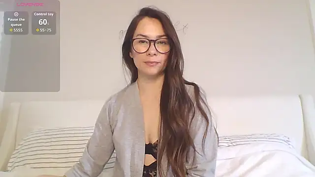Snapshot of mixedasiangirl chatting on May 8, 2026, 6:56 pm mixedasiangirl online show from May 8, 2026, 6:56 pm