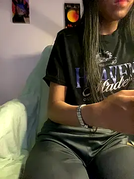 Snapshot of bonnie_18x chatting on October 27, 2025, 11:38 pm bonnie 18x online show from October 27, 2025, 11:38 pm